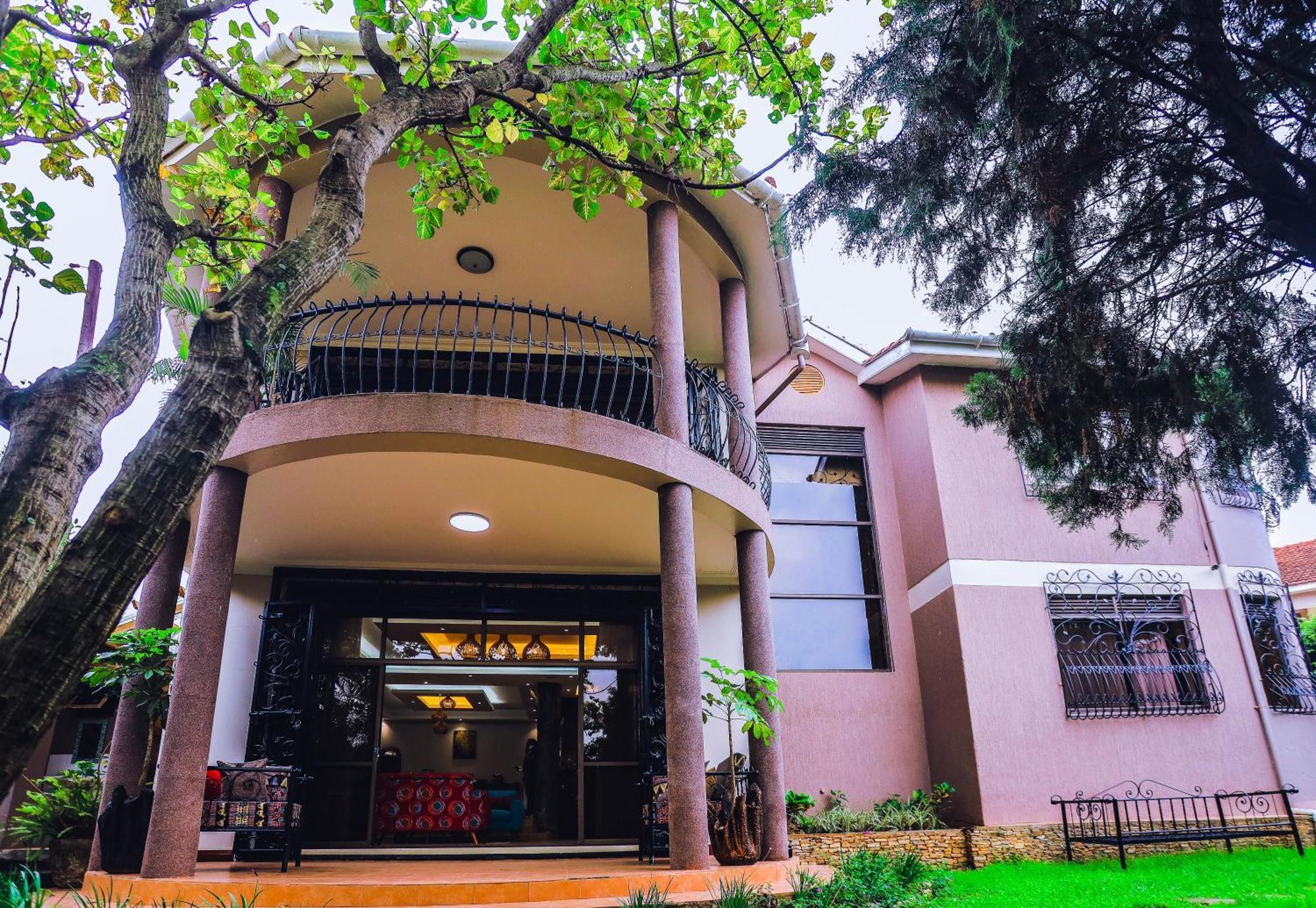 Gazelle Guest House Kampala Esterno foto