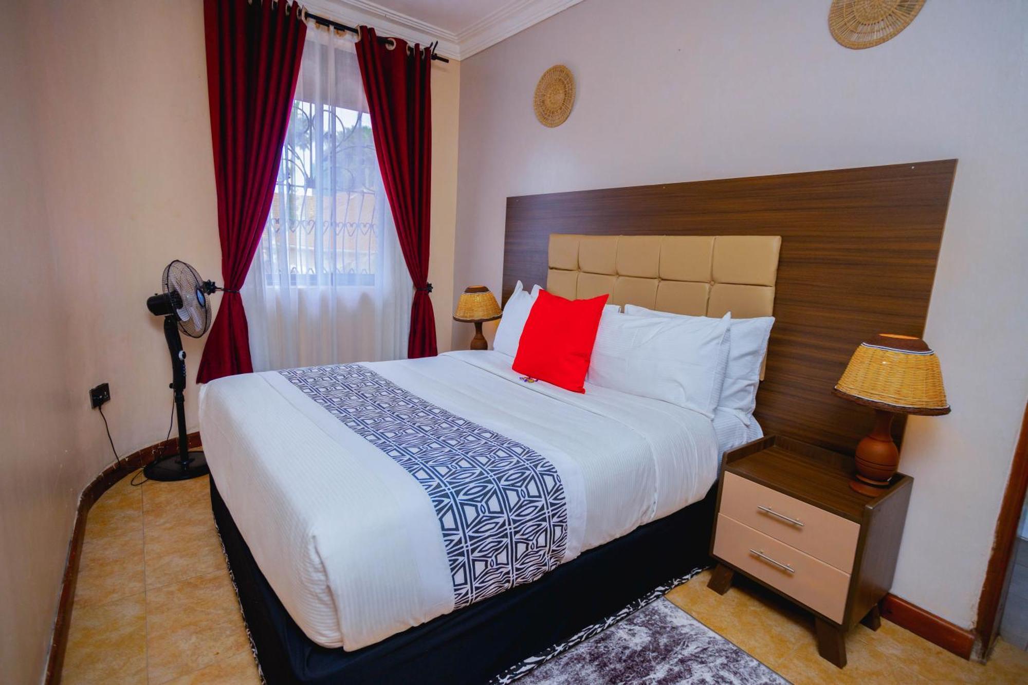 Gazelle Guest House Kampala Esterno foto